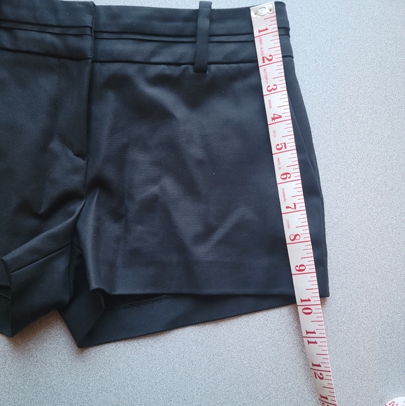 Marciano | Dress Shorts Size 0 - Picture 7 of 7